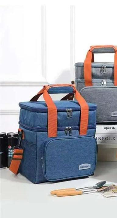 Double layer insulated lunch bag with removable strap
