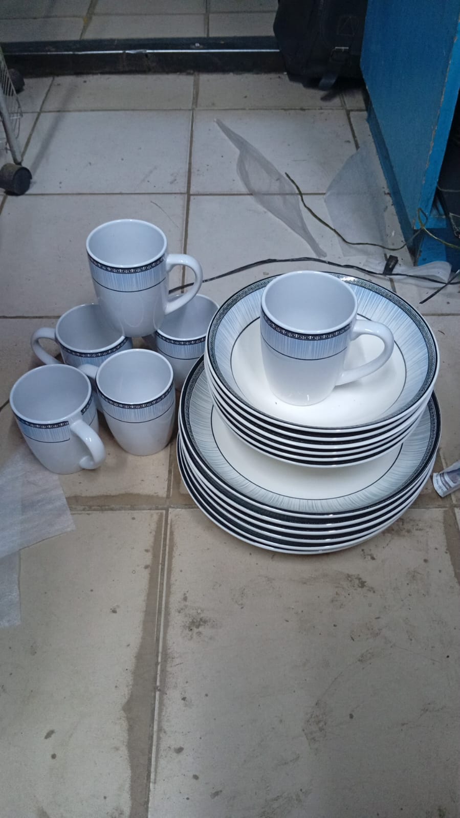18pc Mesh new dinner set