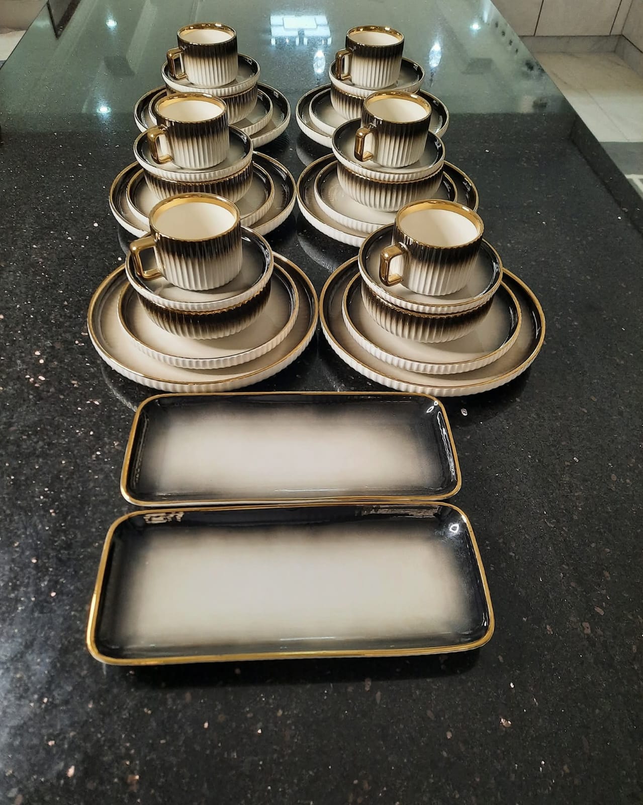 Elegant European Porcelain Dinner set 32pcs set