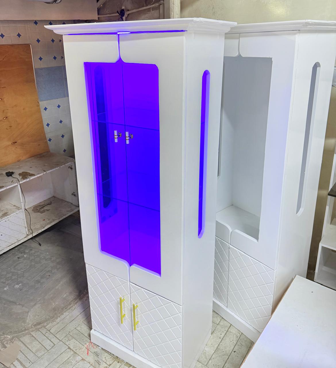 Kitchen cabinet