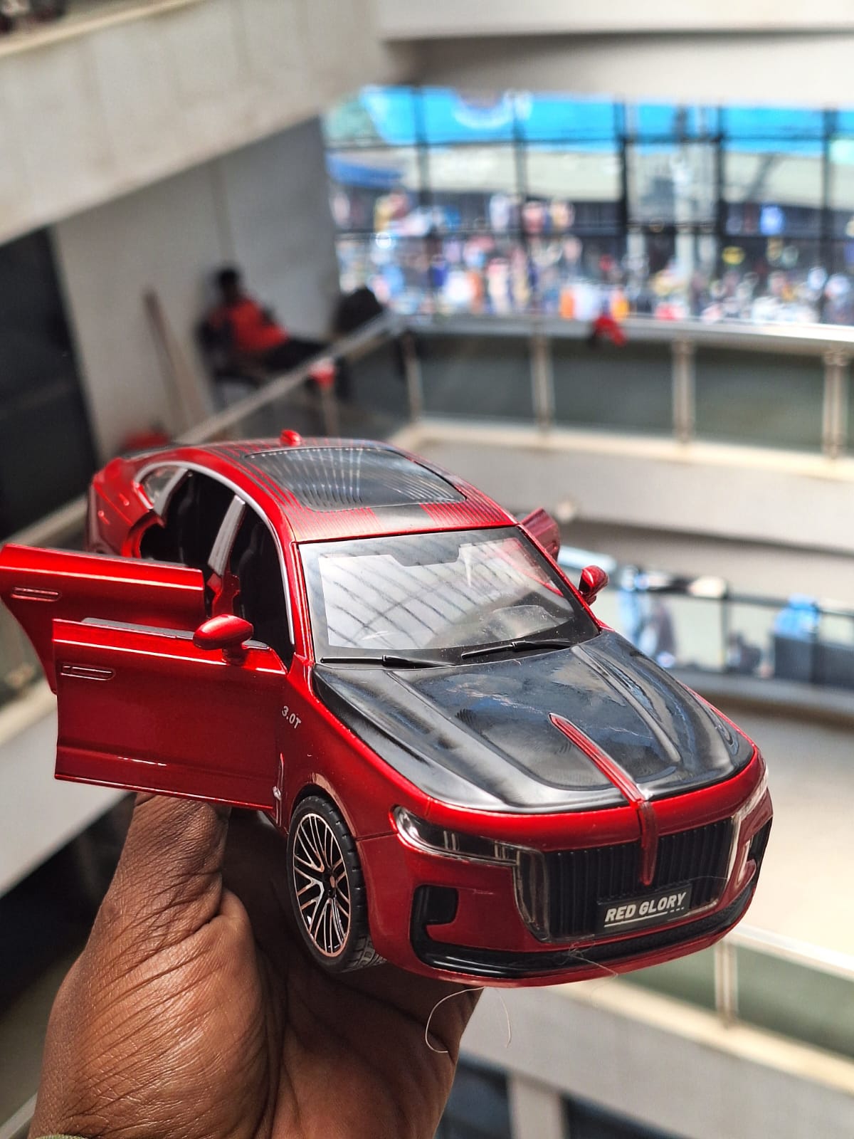 Diecast metal model of a Mercedes-Maybach S600 toy