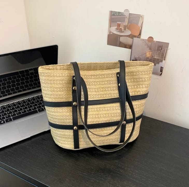 Women Woven Tote Straw bags with a zip
