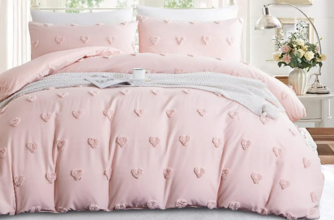 Marble and tufted duvet cover