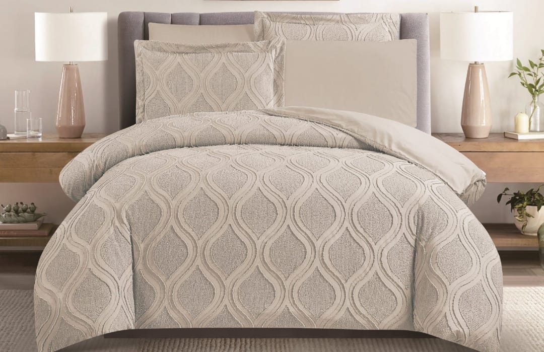 Marble and tufted duvet cover