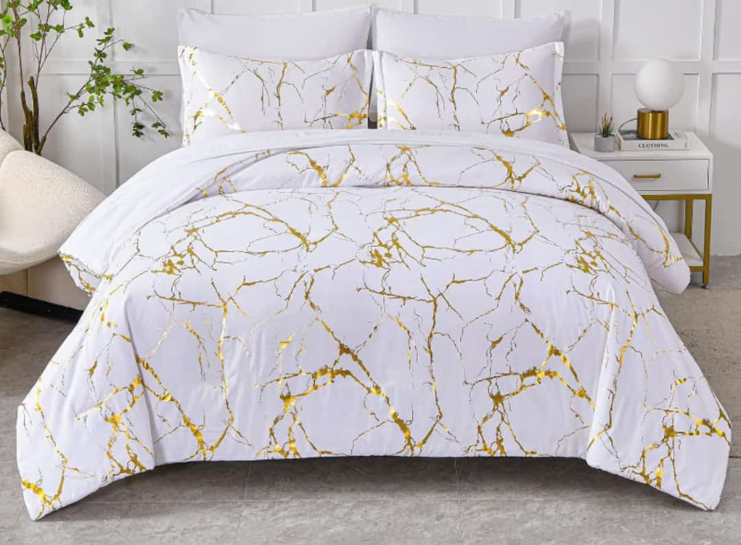 Marble and tufted duvet cover