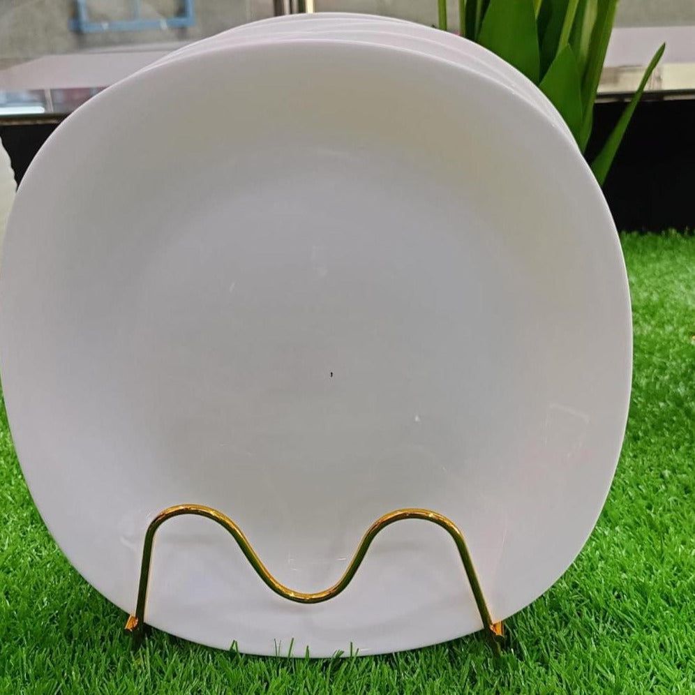 A set of 6 White - flowered dinner plates