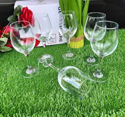A set of 6 wine glasses