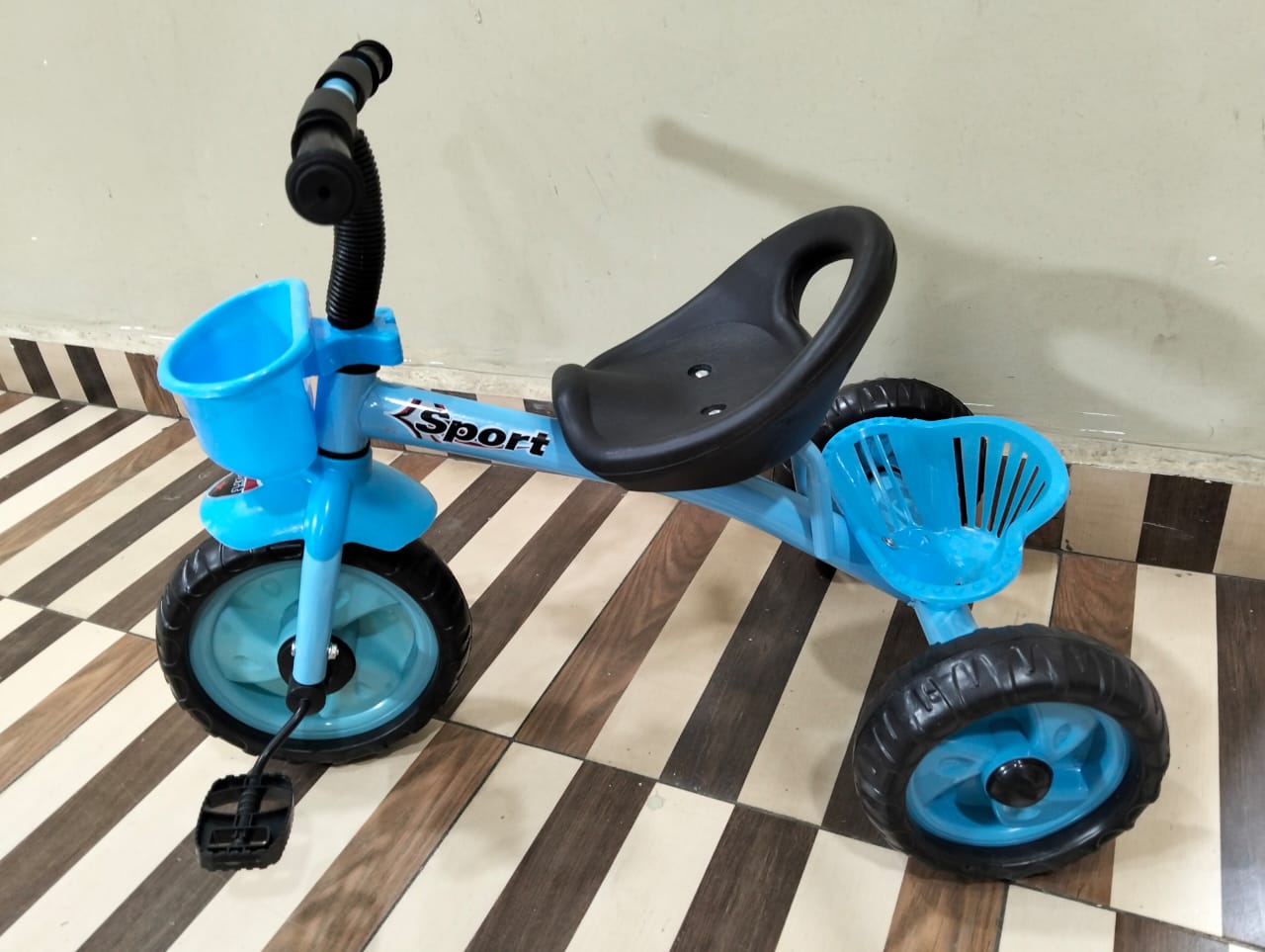 Kids Tricycle – Durable 3-Wheel Bike with Basket (Red / Blue)