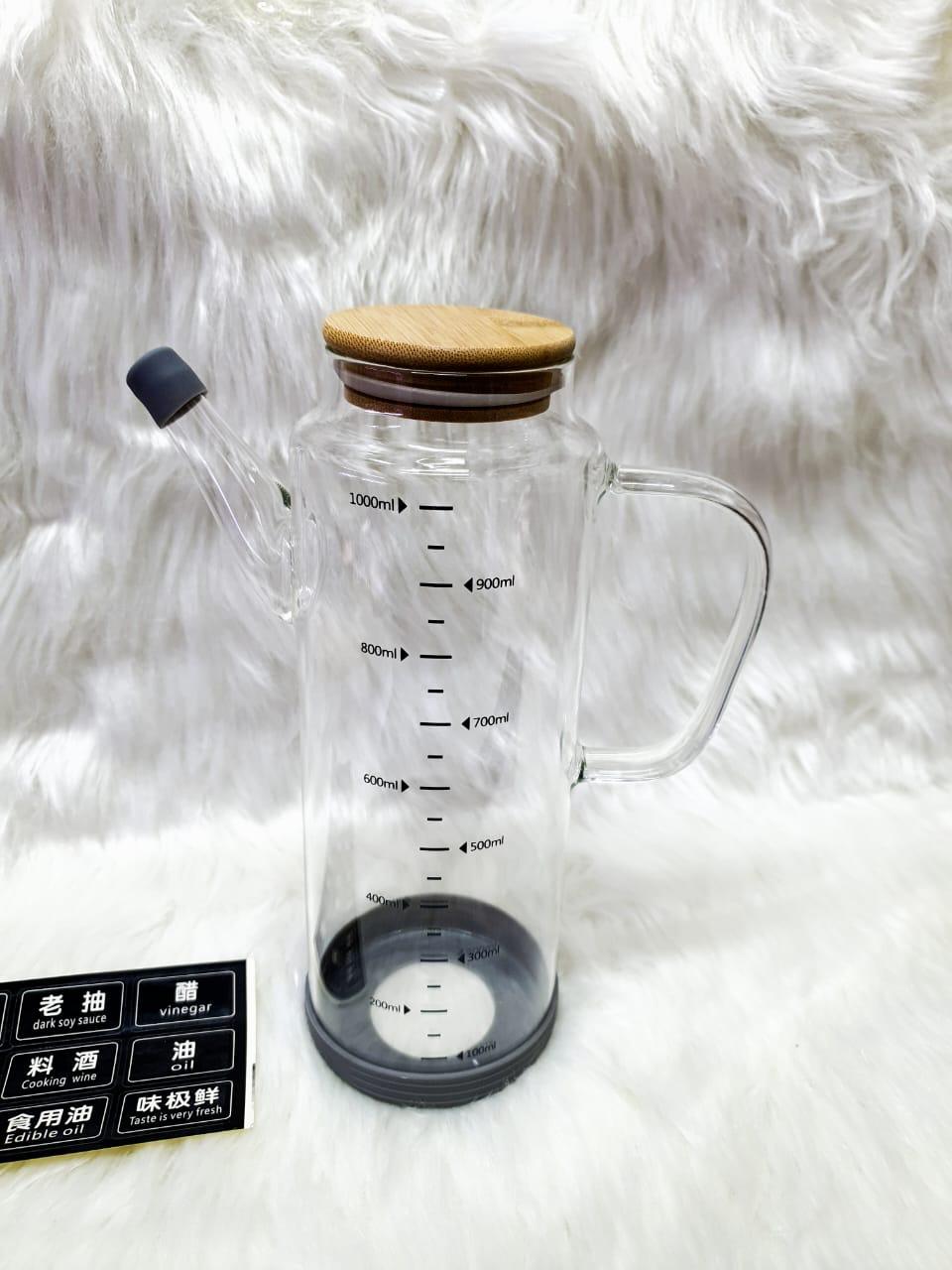 Glass oil/vinegar dispenser/jar with bamboo lid and non-slip rubber base 1000ml