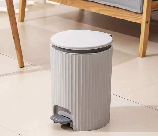 Foot Pedal push dustbin/trash can hard plastic