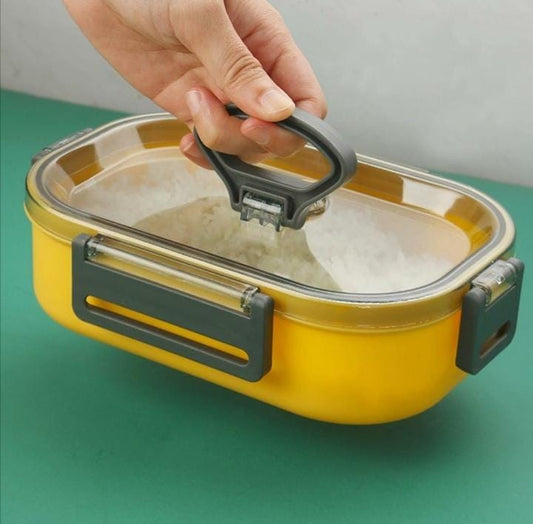 Microwaveable snack box with spoon 1pc