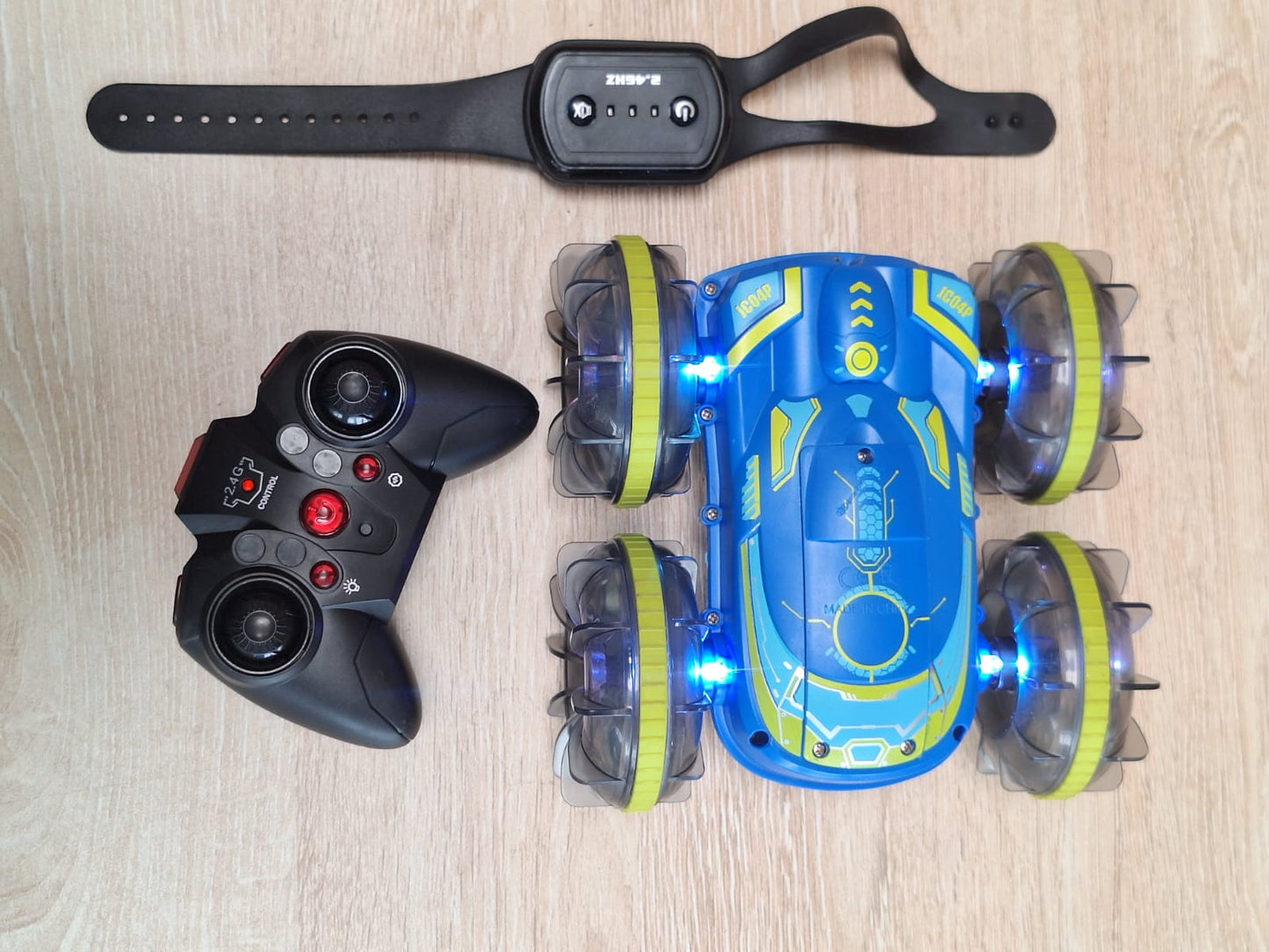 2.4G Remote Control 4WD Four Wheel Drive Double Stunt Vehicle