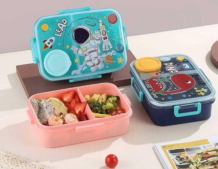 Kids Lunch box with a spoon