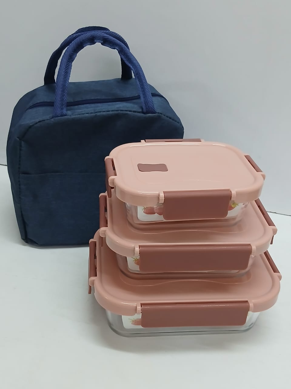 Glass snack box with lunch bag