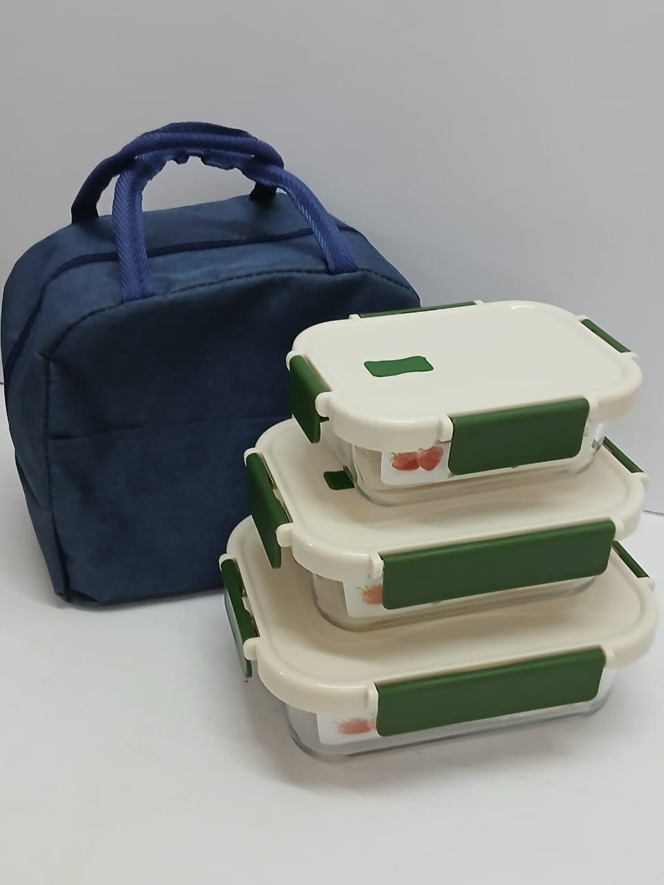 Glass snack box with lunch bag
