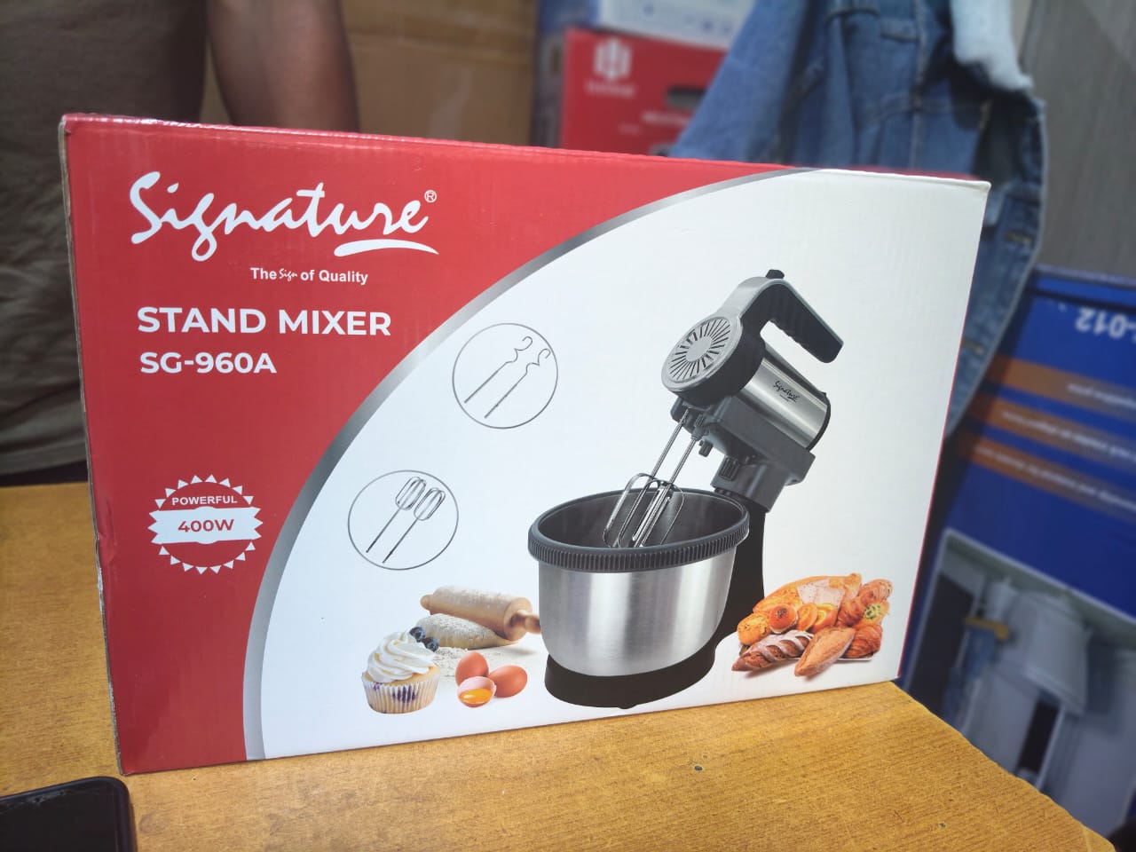 4 litres Signature stand mixer