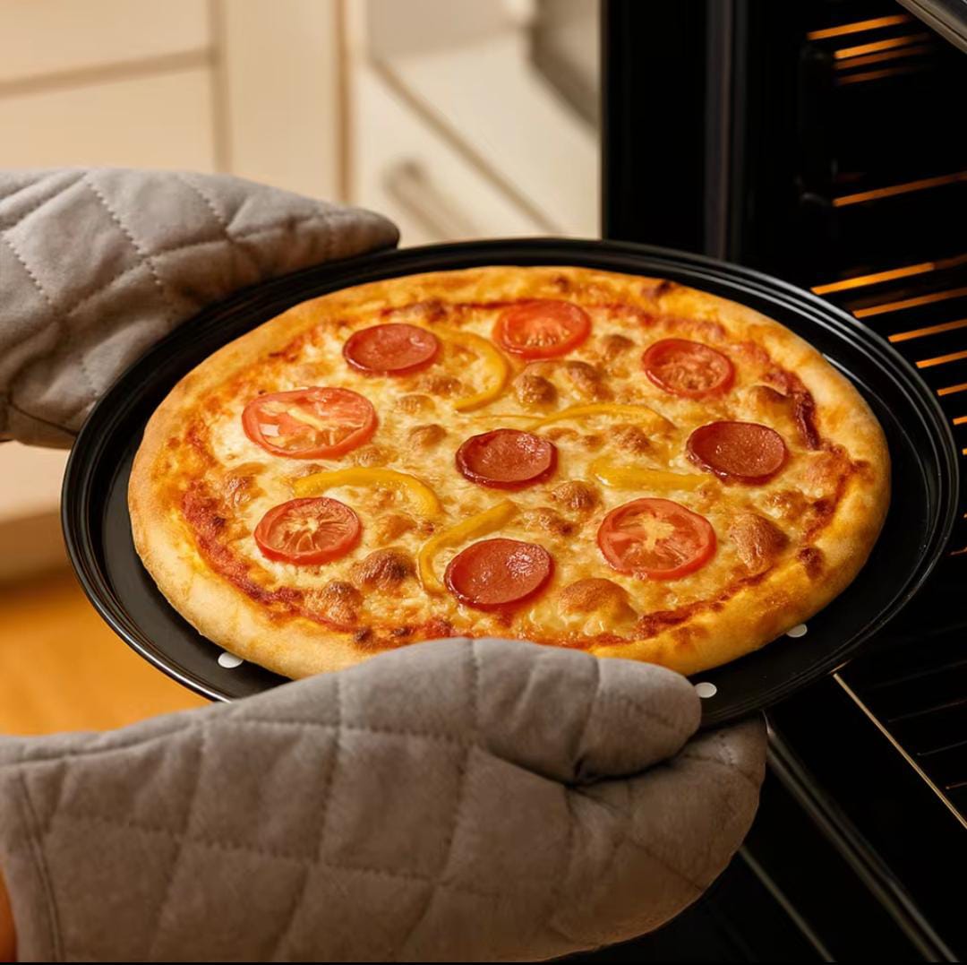 Non stick perforated PIZZA PAN 30cm diameter
