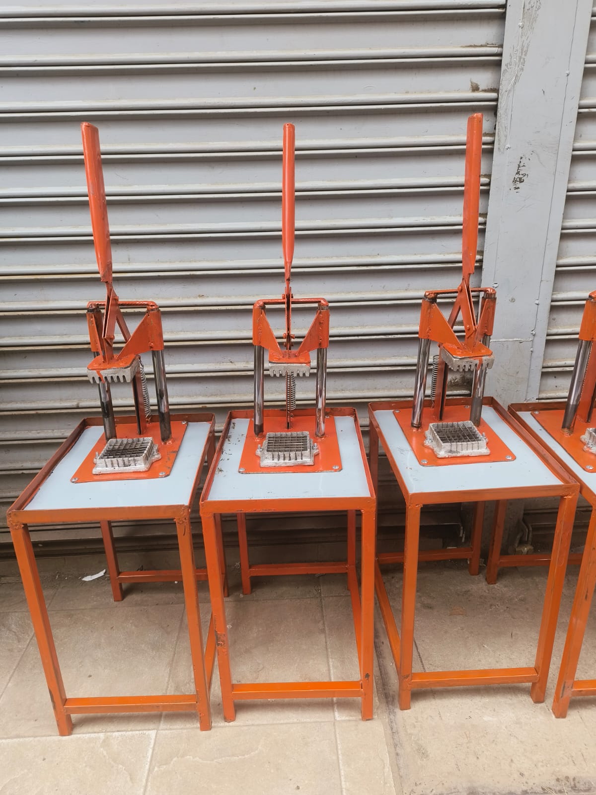 Commercial chips cutter