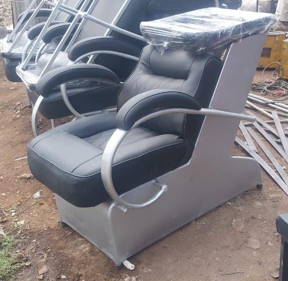 Modern Executive barber chair with sink