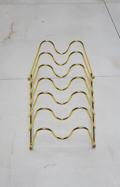 Metallic golden plates stand